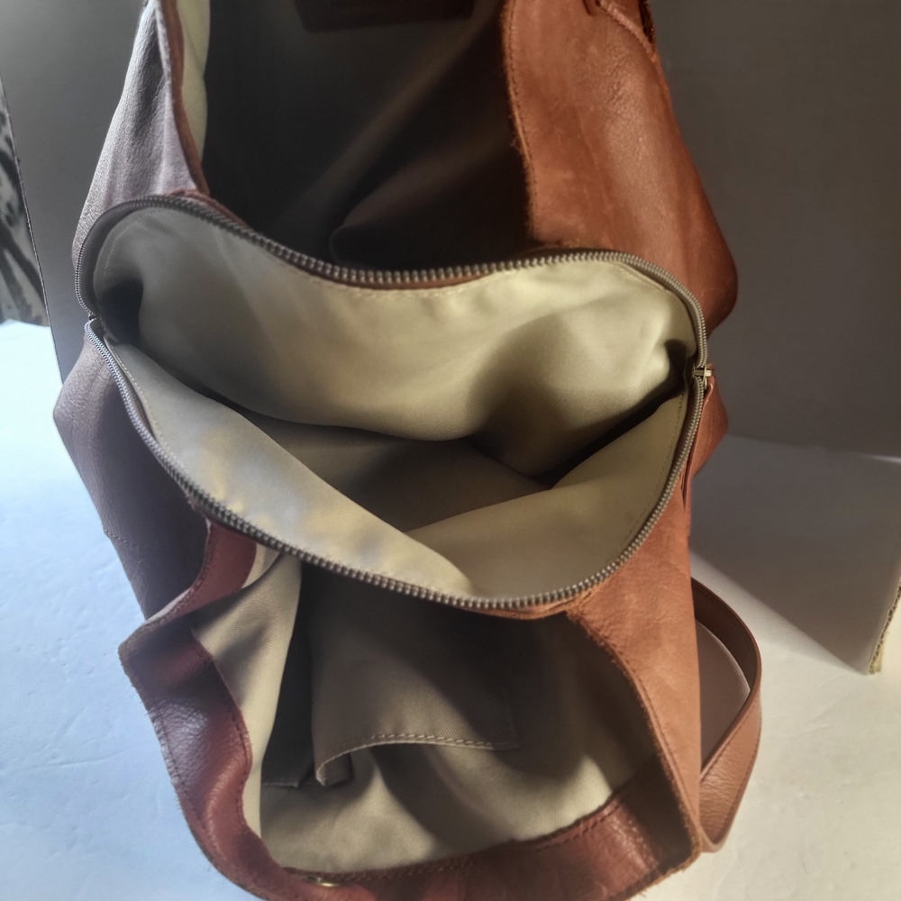 American Leather Co. Classic Brown Shoulder Bag - Picture 7 of 15